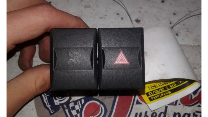 Panic lighting switch from a Ford Mondeo III 2.0 16V 2002
