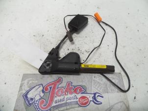 Used Seatbelt tensioner, left Ford Mondeo III 2.0 16V Price on request offered by Autodemontage Joko B.V.