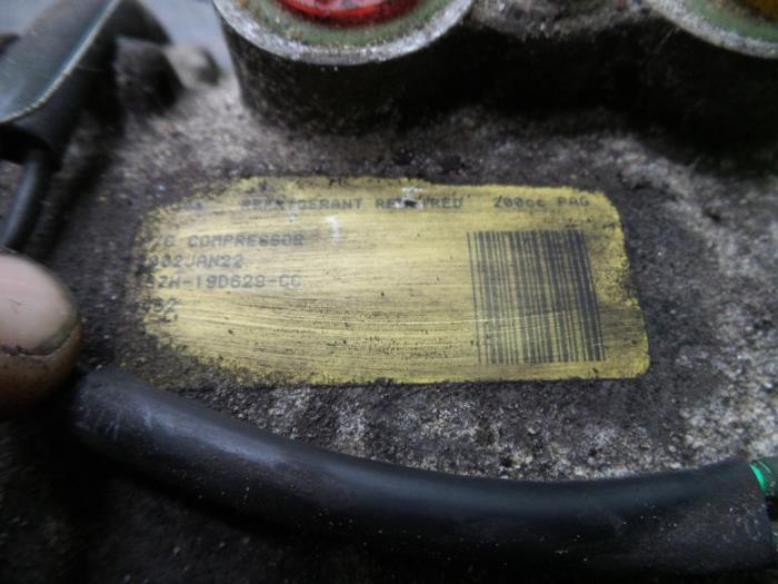 Pompe clim d'un Ford Mondeo III 2.0 16V 2002