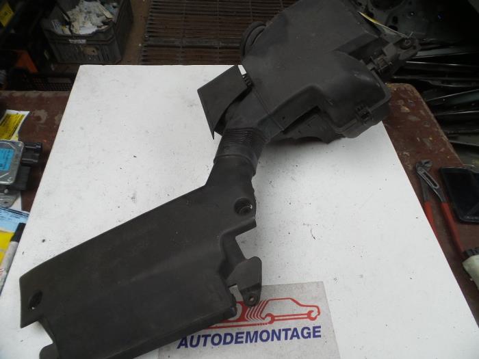Begagnade Luftfilterhus BMW 3 serie (E46/4) 316i Pris på förfrågan erbjuds av Autodemontage Joko B.V.