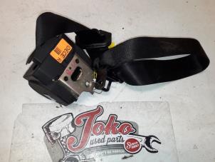 Used Front seatbelt, right BMW 3 serie (E46/4) 316i Price on request offered by Autodemontage Joko B.V.