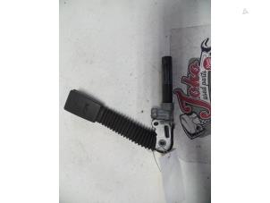 Used Seatbelt tensioner, right BMW 3 serie (E46/4) 316i Price on request offered by Autodemontage Joko B.V.
