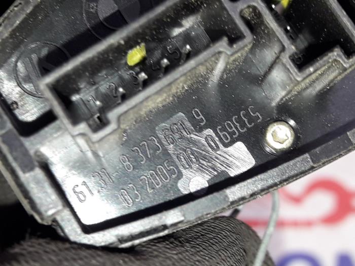 Interruptor de retrovisor de un BMW 3 serie (E46/4) 316i 1999