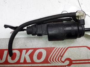Used Windscreen washer pump Renault Clio II (BB/CB) 1.4 Price on request offered by Autodemontage Joko B.V.
