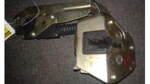 Used Sliding door lock mechanism, left Peugeot 807 2.0 HDi FAP Price on request offered by Autodemontage Joko B.V.