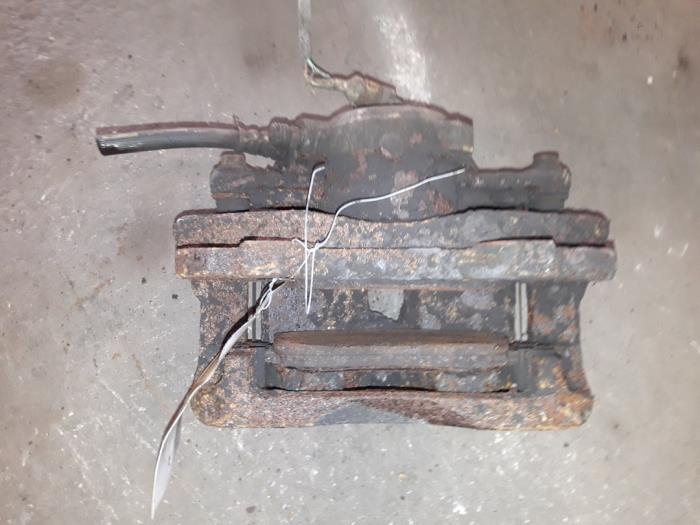 Gebrauchte Bremszange links vorne Peugeot 807 2.0 HDi FAP Preis auf Anfrage angeboten von Autodemontage Joko B.V.