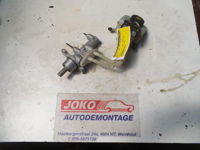 Gebrauchte Hauptbremszylinder Opel Meriva (A) 1.6 Preis auf Anfrage angeboten von Autodemontage Joko B.V.