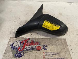 Used Wing mirror, left Opel Corsa B (73/78/79) 1.2i 16V Price on request offered by Autodemontage Joko B.V.