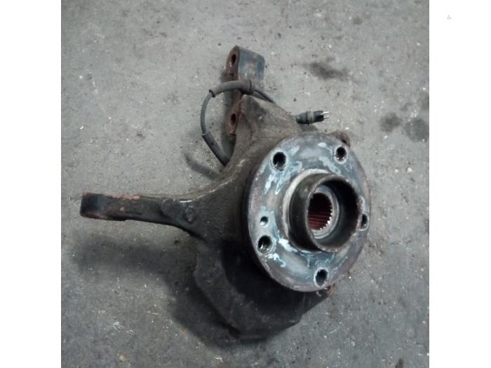 Knuckle, front right from a Renault Vel Satis (BJ) 2.0 16V Turbo 2003