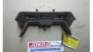 Used Gearbox mount Ssang Yong Rexton 2.7 CRDi Price on request offered by Autodemontage Joko B.V.