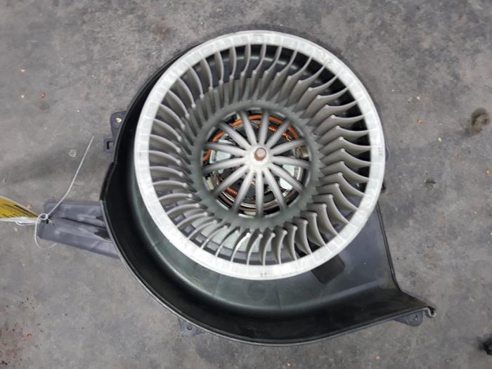 Motor de ventilador de calefactor de un Seat Ibiza III (6L1) 1.4 16V 75 2004