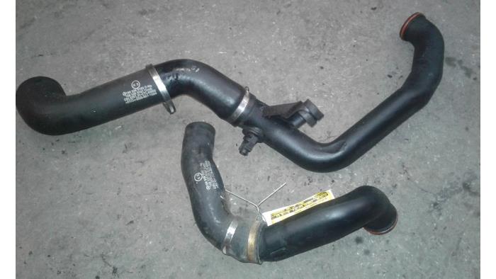 Gebrauchte Intercooler Schlauch Mercedes A (W168) 1.7 A-160 CDI 16V Preis auf Anfrage angeboten von Autodemontage Joko B.V.