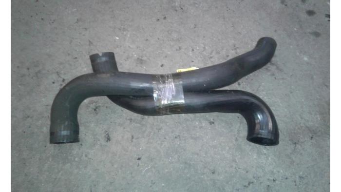 Usados Manguera intercooler Opel Vectra B Caravan (31) 2.0 DTi 16V Precio de solicitud ofrecido por Autodemontage Joko B.V.