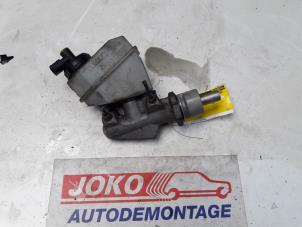 Używane Glówny cylinder hamulcowy Renault Kangoo Express (FC) 1.9 D 65 Cena na żądanie oferowane przez Autodemontage Joko B.V.