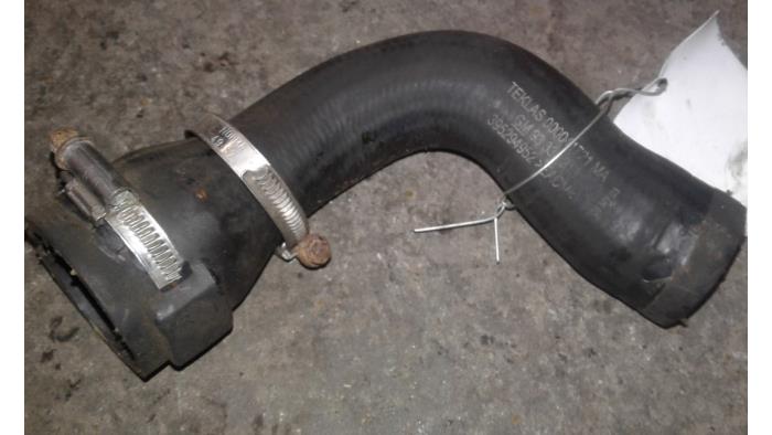 Gebrauchte Intercooler Schlauch Opel Meriva (A) 1.7 DTI 16V Preis auf Anfrage angeboten von Autodemontage Joko B.V.