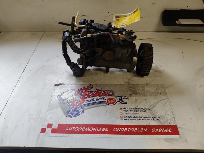 Used Mechanical fuel pump Renault Kangoo (KC) 1.9 D 55 Price on request offered by Autodemontage Joko B.V.