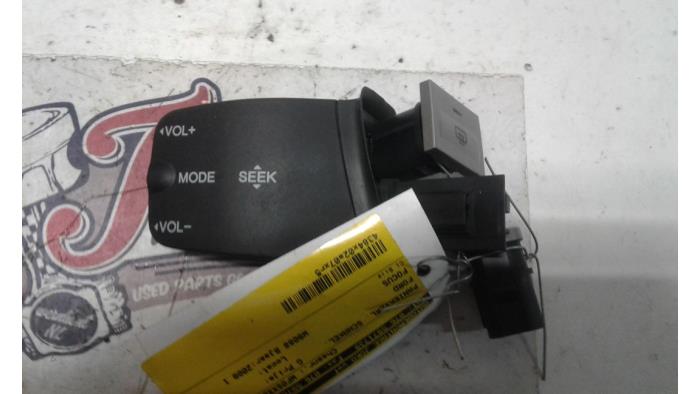 Panic lighting switch from a Ford Focus 2 Wagon 1.6 TDCi 16V 90 2009