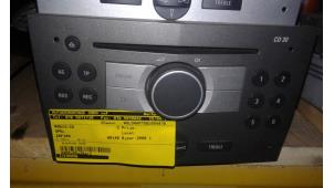 Używane Radioodtwarzacz CD Opel Zafira (M75) 1.9 CDTI Cena na żądanie oferowane przez Autodemontage Joko B.V.
