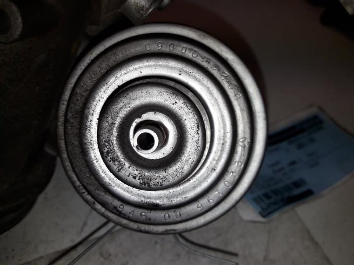 AGR Ventil van een Mercedes-Benz C (W202) 2.2 C-220 D 16V 1996
