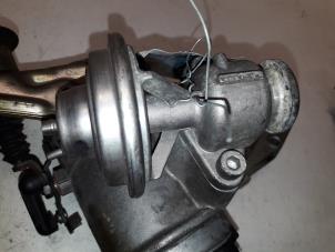 AGR Ventil van een Mercedes-Benz C (W202) 2.2 C-220 D 16V 1996