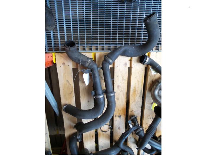 Gebrauchte Intercooler Schlauch Citroen C5 II Break (RE) 1.6 HDiF 16V Preis auf Anfrage angeboten von Autodemontage Joko B.V.