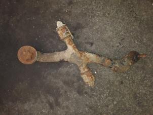 Used Front upper wishbone, right Opel Movano 2.5 DTI Price on request offered by Autodemontage Joko B.V.