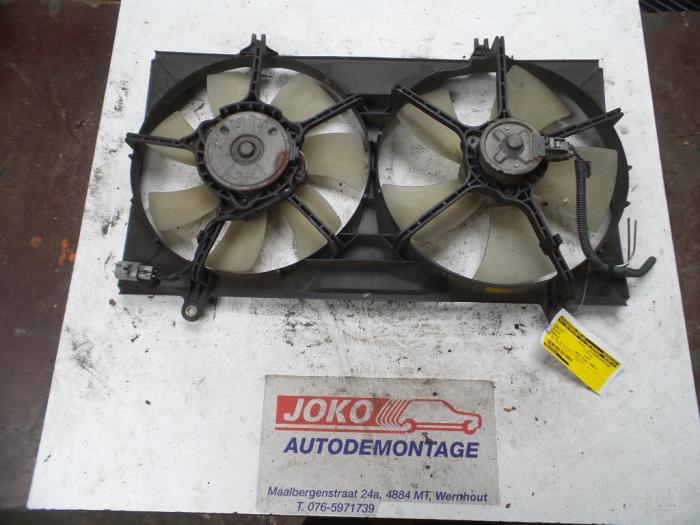 Cooling fans from a Toyota Corolla (EB/WZ/CD) 1.4 16V VVT-i 2000