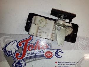 Used Tailgate lock stop Peugeot 607 (9D/U) 2.2 HDi 16V FAP Price on request offered by Autodemontage Joko B.V.