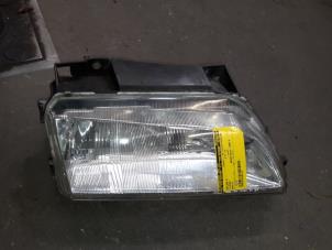 Używane Reflektor prawy Citroen Xantia (X2/X7) 1.8i 16V Cena na żądanie oferowane przez Autodemontage Joko B.V.