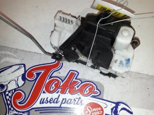 Used Front door lock mechanism 4-door, right Peugeot 607 (9D/U) 2.2 HDi 16V FAP Price on request offered by Autodemontage Joko B.V.