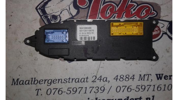 Używane Modul Comfort Peugeot 607 (9D/U) 2.2 HDi 16V FAP Cena na żądanie oferowane przez Autodemontage Joko B.V.