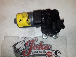 Used Front wiper motor BMW 3 serie (E46/4) 318d 16V Price on request offered by Autodemontage Joko B.V.