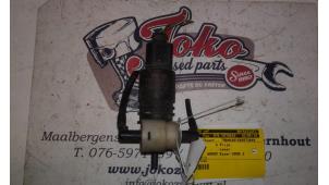 Used Windscreen washer pump Skoda Fabia (6Y2) 1.4 TDI 80 Price on request offered by Autodemontage Joko B.V.