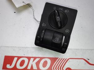 Used Light switch Opel Corsa C (F08/68) 1.7 DTI 16V Price on request offered by Autodemontage Joko B.V.