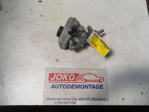 Used Master cylinder Opel Corsa C (F08/68) 1.7 DTI 16V Price on request offered by Autodemontage Joko B.V.