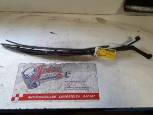 Used Front wiper arm Suzuki Swift (SF310/413) 1.0i Price on request offered by Autodemontage Joko B.V.