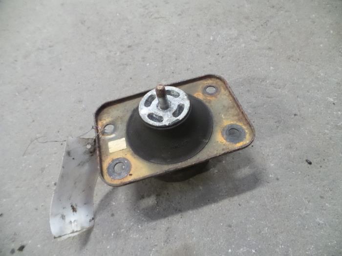 Used Engine mount Chevrolet Tacuma 2.0 16V Price on request offered by Autodemontage Joko B.V.
