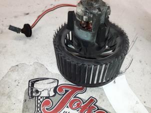 Usados Motor de ventilador de calefactor Renault Twingo Precio de solicitud ofrecido por Autodemontage Joko B.V.