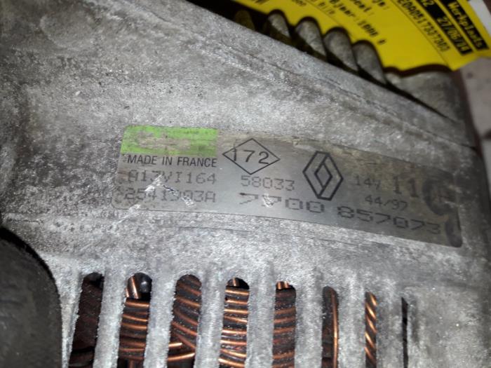 Begagnade Dynamo Renault Espace (JE) 2.0i RTE,RXE Pris på förfrågan erbjuds av Autodemontage Joko B.V.
