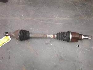 Used Front drive shaft, left Renault Clio III (BR/CR) 1.5 dCi 70 Price on request offered by Autodemontage Joko B.V.