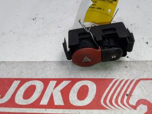 Used Panic lighting switch Renault Clio III (BR/CR) 1.5 dCi 70 Price on request offered by Autodemontage Joko B.V.