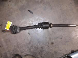 Used Front drive shaft, right Peugeot 206 (2A/C/H/J/S) 1.9 D Price on request offered by Autodemontage Joko B.V.