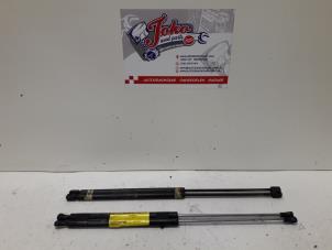 Used Rear gas strut, left Peugeot 205 II (20A/C) 1.4 Price on request offered by Autodemontage Joko B.V.