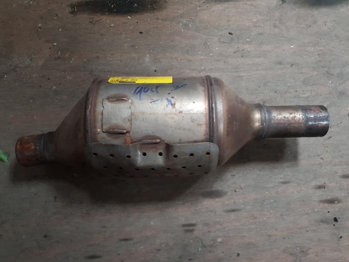 Used Particulate filter Volkswagen Golf V (1K1) 1.9 TDI Price on request offered by Autodemontage Joko B.V.