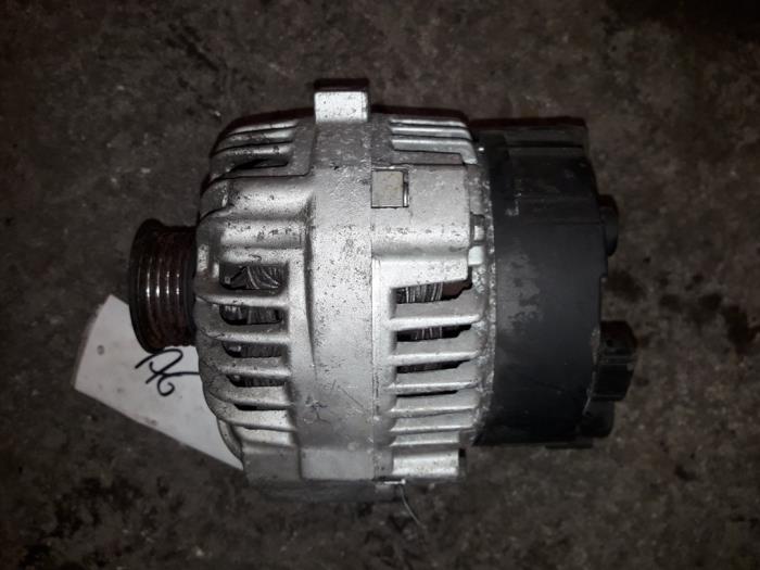 Begagnade Dynamo BMW 3 serie Touring (E36/3) 318tds Pris på förfrågan erbjuds av Autodemontage Joko B.V.