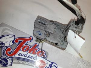 Used Front door lock mechanism 4-door, right Peugeot 307 (3A/C/D) 1.4 16V Price on request offered by Autodemontage Joko B.V.