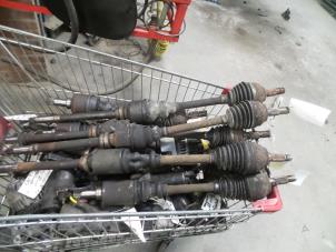 Used Front drive shaft, right Peugeot 306 (7A/C/S) 1.6i XR,XT,ST Price on request offered by Autodemontage Joko B.V.