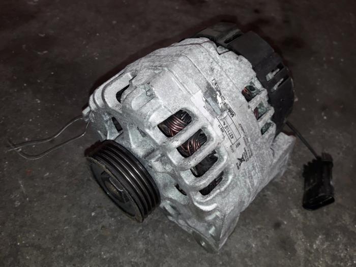 Begagnade Dynamo Renault Twingo (C06) 1.2 Pris på förfrågan erbjuds av Autodemontage Joko B.V.