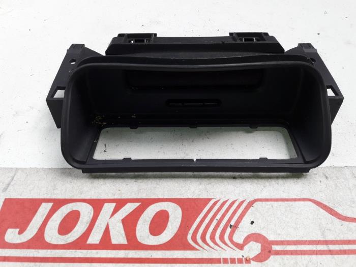 Begagnade Innerdisplay Renault Clio II (BB/CB) 1.4 16V Pris på förfrågan erbjuds av Autodemontage Joko B.V.
