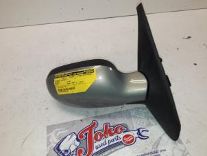 Used Wing mirror, right Renault Clio II (BB/CB) 1.4 16V Price on request offered by Autodemontage Joko B.V.